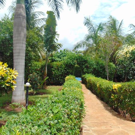 Villas Dora And Holly Diani Beach Exterior photo